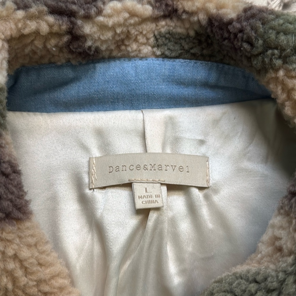 Cropped Camo Jacket - Picture 3 of 5